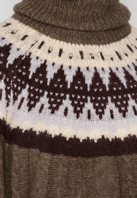 YAS Sweter