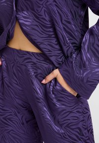 ROUGEGORGE Bas de pyjama - violet