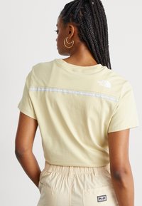 The North Face ZUMU TEE - T-shirts med print - gravel