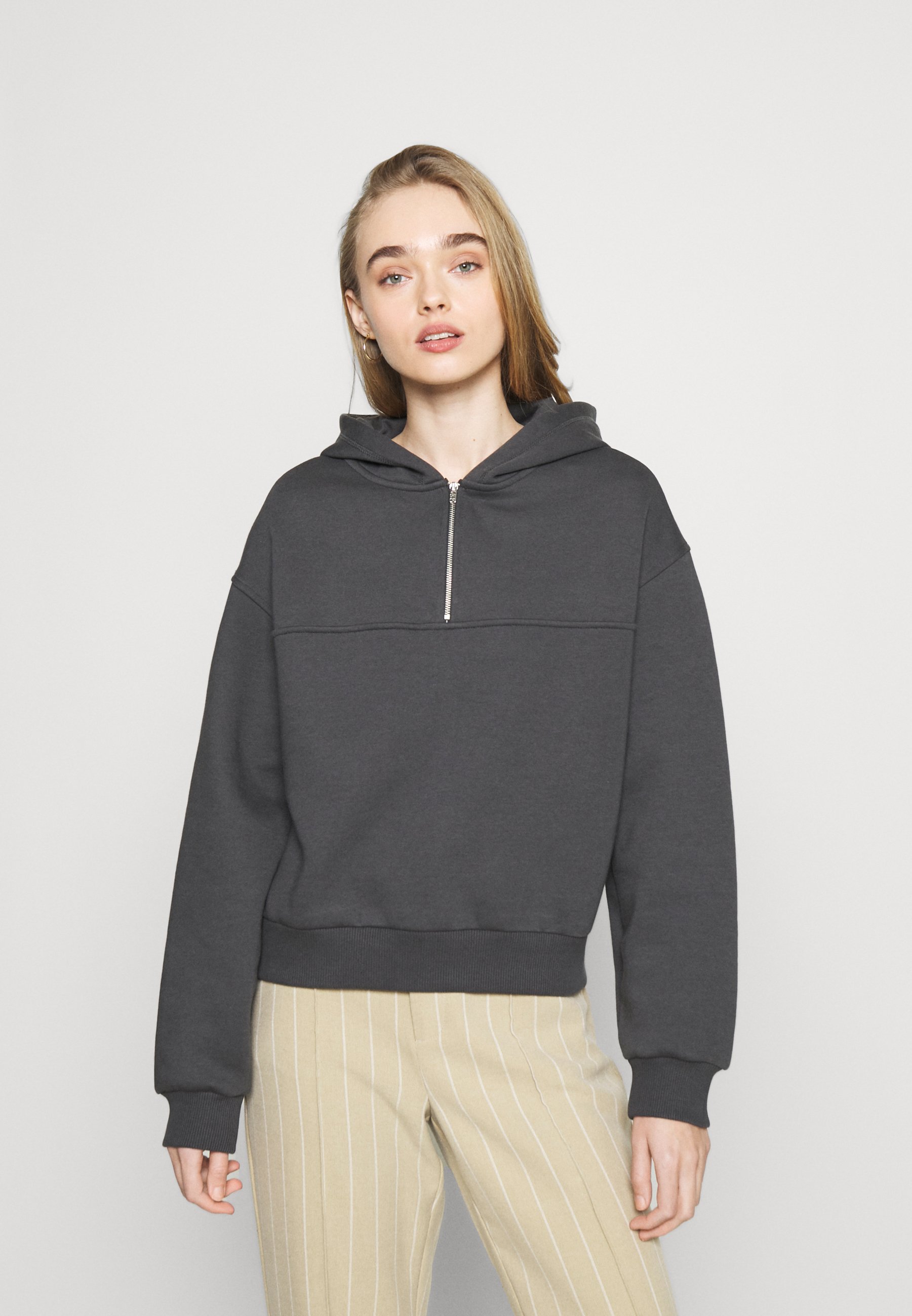 sweatshirt with half zipper