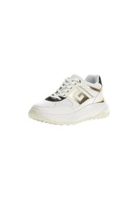 Sneaker bianca con accenti dorati metallici, materiale in rete e sintetico, punta arrotondata, suola testurizzata e prominente logo "G" sul lato.