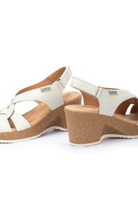 Pikolinos ARENALES  - Sandalias de cuña - nata