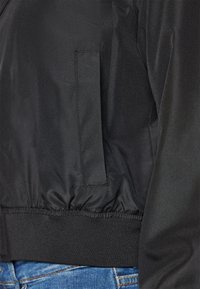 ONLY ALMA  - Bomber bunda - black