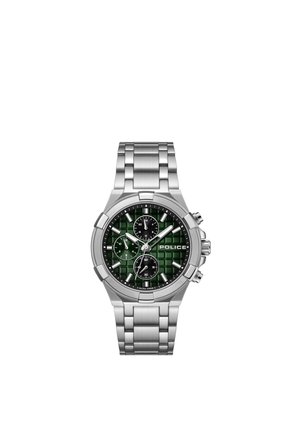 Reloj de pulsera metálico plateado con esfera cuadriculada verde, tres subesferas negras, marcadores de hora plateados y el nombre de la marca "POLICE" en el lado derecho.