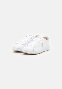 K-SWISS COURT SHIELD - Sneakers - white/champagne