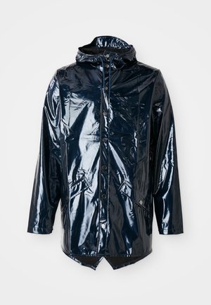 Marineblaue, glänzende, wasserdichte Regenjacke mit Kapuze, Druckknöpfen, zwei Vordertaschen und einer verstellbaren Kordel am Halsausschnitt.