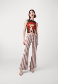 Jaded London SLINKY TANK FLAME LIPS - Top - black/red