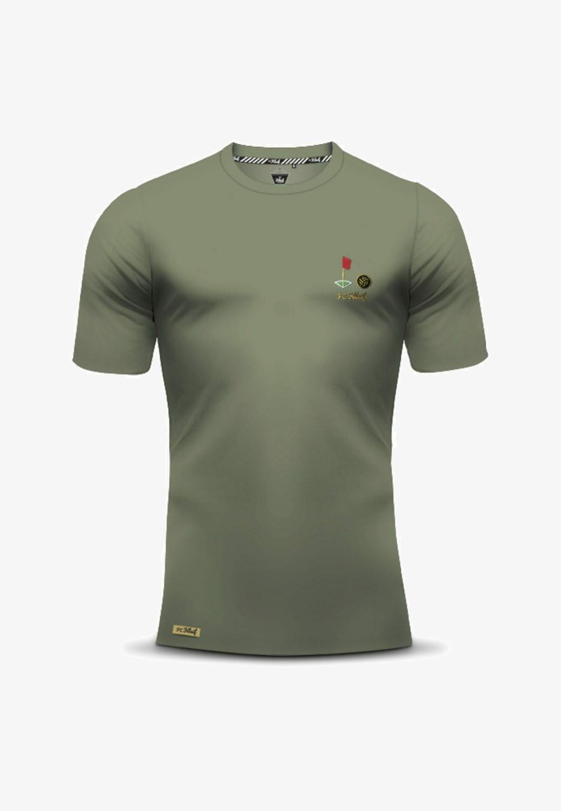 Olijfgroene t-shirt met korte mouwen, gemaakt van een gladde stof. Heeft een kleine borduursel van een golf vlag en logo op de borst met een label aan de zoom.