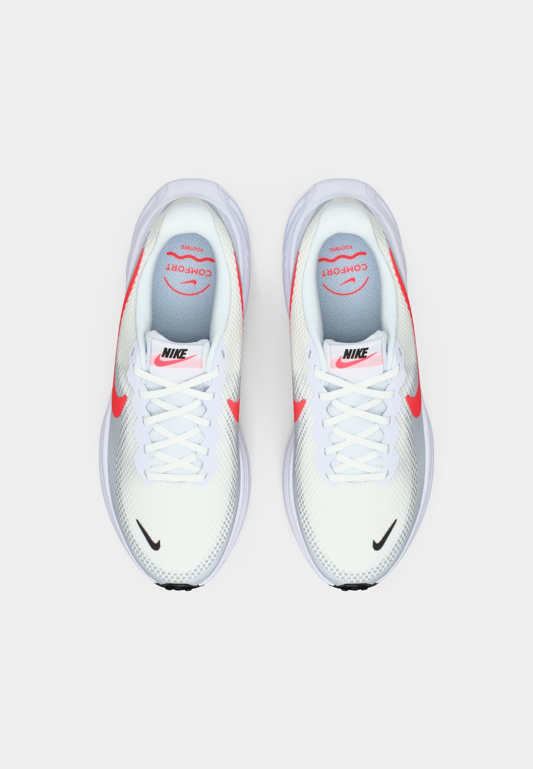 nike revolution 4 vs downshifter 8