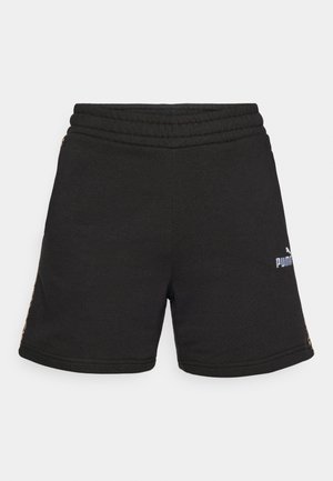 Črne atletske kratke hlače iz mehkega blaga, z elastičnim pasom, stranskimi šivi in belim PUMA logotipom spredaj.