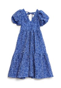 Μπλε φόρεμα με λουλούδια, με φουσκωτά μανίκια, σε σχήμα V και δέσιμο στο πίσω μέρος. Διαθέτει υφή υφάσματος με επίπεδα και ρομαντική σιλουέτα.
