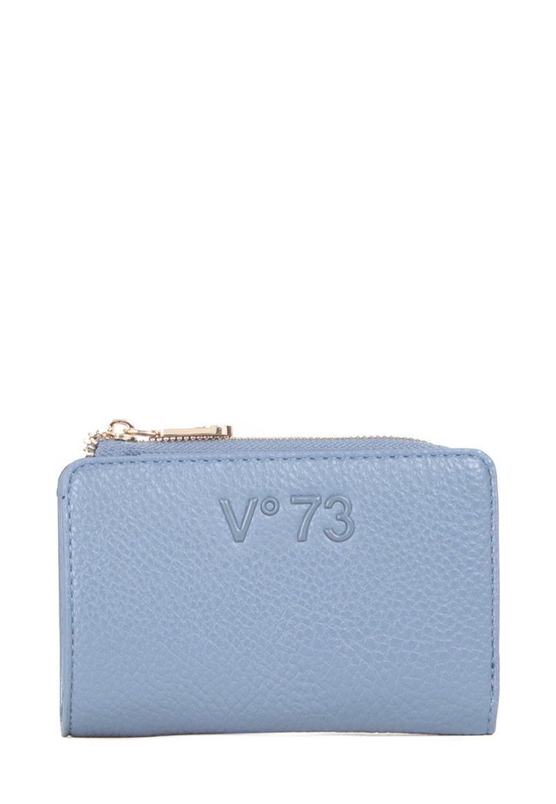 Portafoglio in pelle azzurro chiaro con texture granulata, chiusura con zip e logo "V°73" in rilievo sul davanti, forma rettangolare, design compatto.