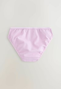 Světle růžové bikinové kalhotky vyrobené ze hladkého materiálu s měkkým elastickým pasem. Obsahují boční švy a mají klasický střih.