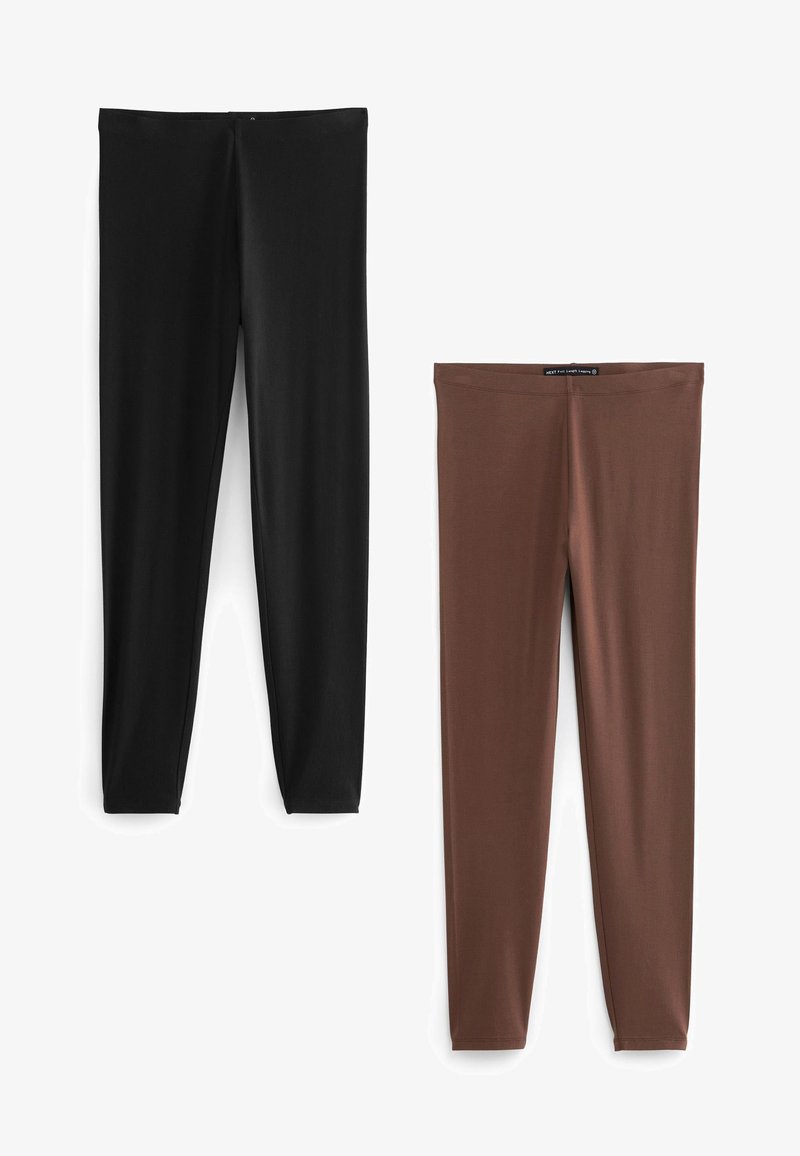 Deux paires de legging : l'une noire et l'autre marron. Les deux sont fabriquées en tissu lisse et extensible et présentent un design ajusté avec une taille élastique.