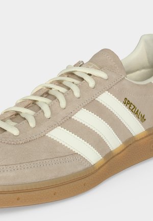 adidas Handball Spezial 'Beige Gum' (2026) — foto 7