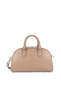 Sac en cuir beige de forme arrondie, avec deux poignées supérieures et des accents en métal doré. Comprend une bandoulière ajustable.