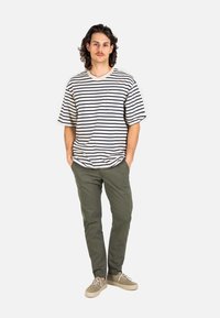 Reell REFLEX EASY ST - Pantalones - olive