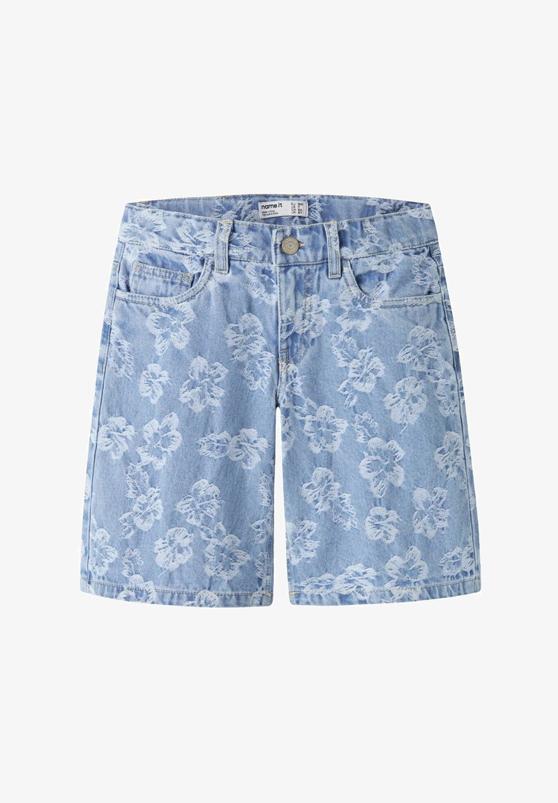 Jasnoniebieskie szorty jeansowe z białym kwiatowym nadrukiem, przednimi kieszeniami, szlufkami na pasek oraz metalowym zapięciem na guzik.