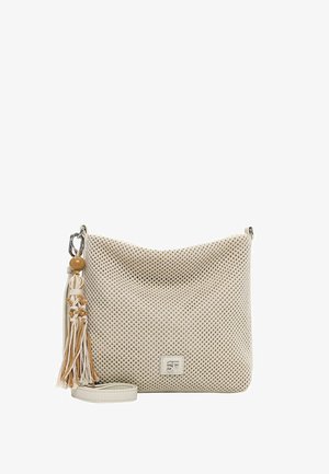 Beige gewebte Umhängetasche mit Quasten-Detail und silberner Hardware, vorne mit einem geprägten SF-Logo versehen.