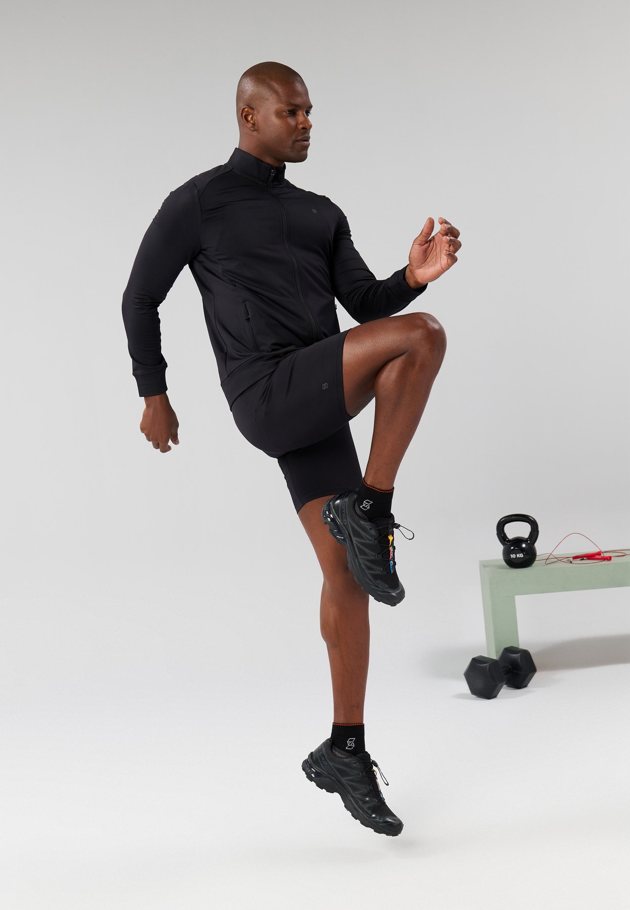 LONG SLEEVE ZIP UP TRAINING JACKET WITH POCKETS