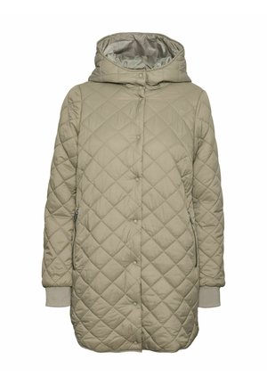 Vadderad lång kappa i ljus khaki, med huva, tryckknappar, fickor med dragkedja och ribbade ärmslut. Slät yta.