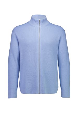 Lyseblå ribstrikket striktrøje med lynlås, høj krave og lange ærmer, vist på en ensartet hvid baggrund.