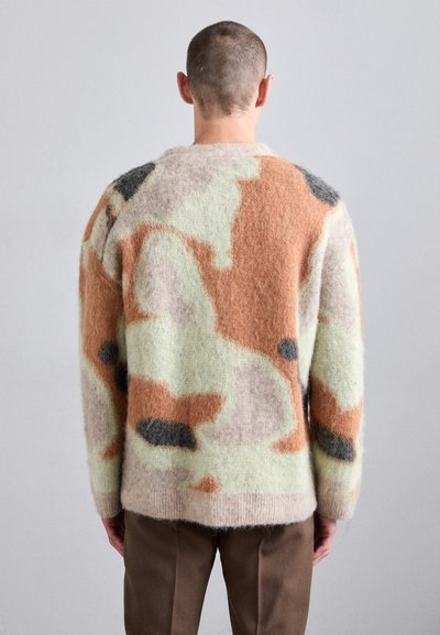 Nanushka NESSIN - Adīta jaka - green