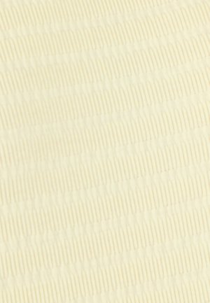Gestrukturierte, weiche, cremefarbene Oberfläche mit subtilen Vertiefungen und Erhebungen, die ein Muster aus dünnen, abwechselnden Linien und erhabenen Formen bildet.