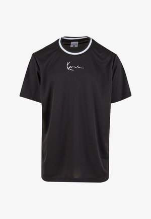 Crna atletska majica od lagane tkanine, sa bijelim okruglim izrezom i bijelim potpisnim logotipom na prsima.