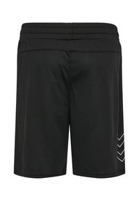 Shorts de sport noirs avec une ceinture élastique et trois bandes blanches en chevron sur la partie inférieure de la jambe droite.