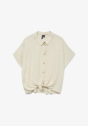 Bluză bej cu mânecă scurtă, cu deschidere frontală cu nasturi și un detaliu legat la tiv. Textură ușoară cu un model subtil pe tot parcursul.