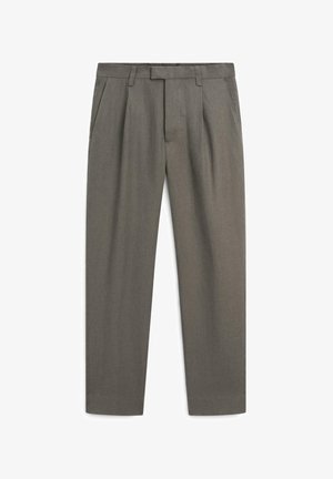 Pantalon de costume gris droit avec poches latérales, passants pour ceinture et fermeture éclair dissimulée à l'avant.