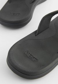 Next TEXTURED REGULAR FIT - Baseina iešļūcenes - grey