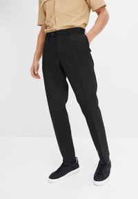 bonprix REGULAR FIT BAUKASTEN BUSINESS STRAIGHT - Chino - black