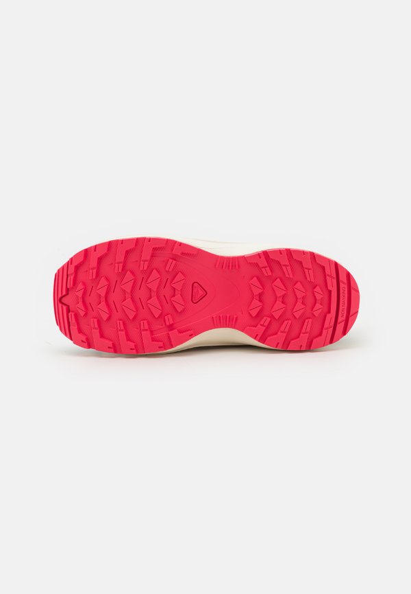 XA PRO V8 UNISEX – Hikingschuh
