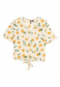 Blouse crème à manches courtes avec un nœud en bas, présentant un motif d'oranges et de feuilles vertes, légère et avec un devant boutonné.
