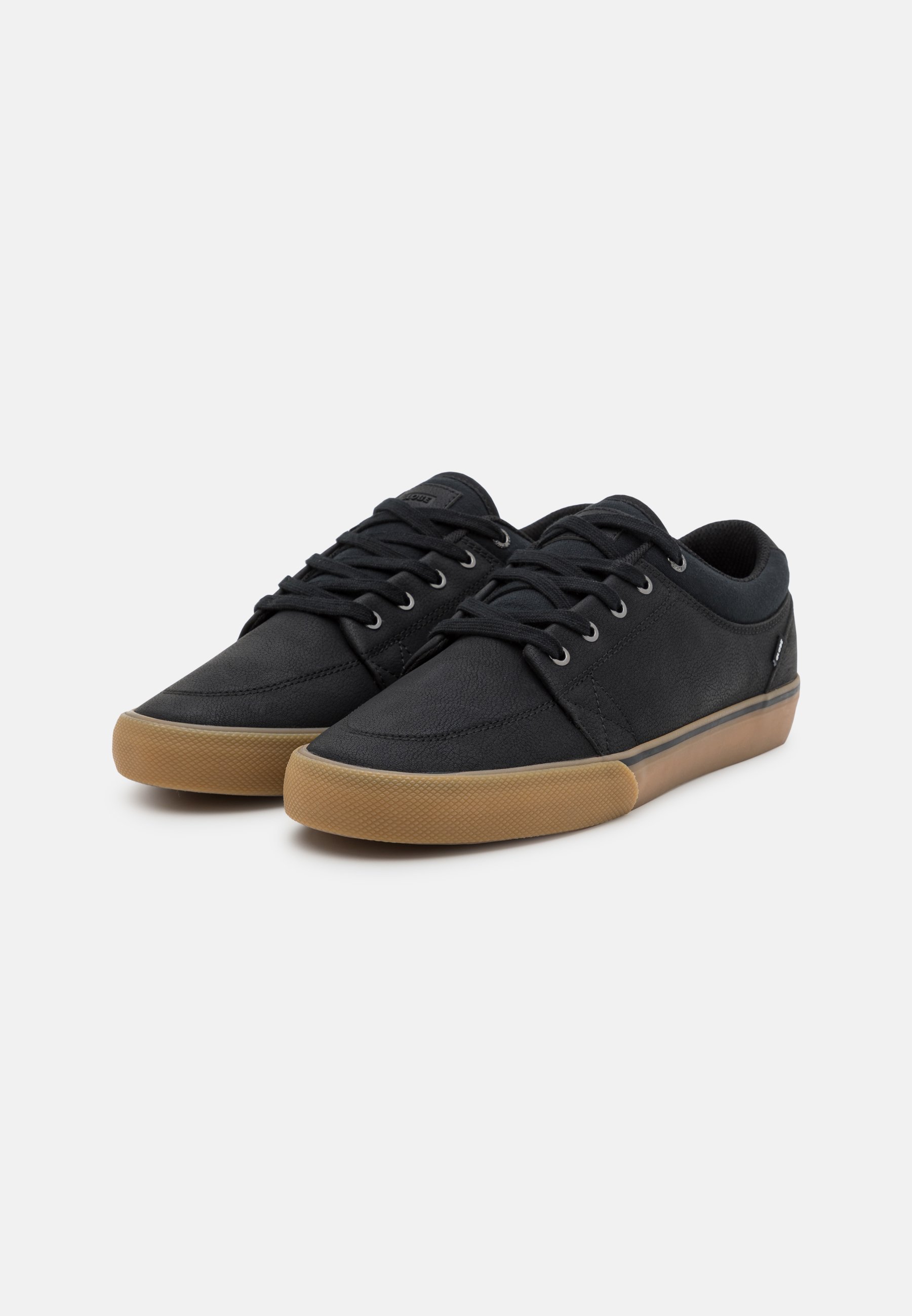 cheap globe trainers
