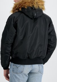Alpha Industries Bomberjakke - black