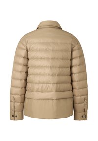 Beżowa kurtka puchowa z pikowanym wzorem, z kołnierzem i mankietami na guziki. Gładka faktura i dopasowany krój.