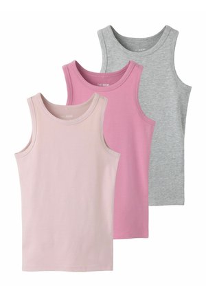 Trois débardeurs en coton sans manches en rose clair, rose et gris, superposés sur un fond blanc avec des encolures rondes.