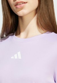 adidas Sportswear ESSENTIALS 3-STRIPES TEE - Basic T-shirt - powder plum   white