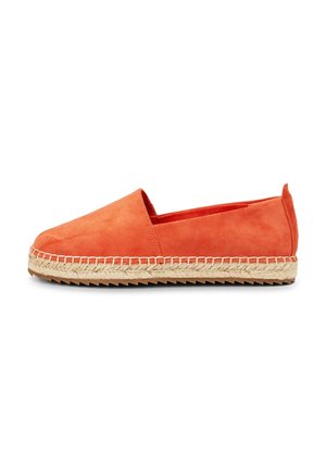 Espadrille orange en daim à enfiler avec semelle en jute tressée et semelle en caoutchouc, vue de profil sur fond blanc.