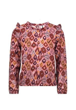 Różowy top z długim rękawem z geometrycznym kwiatowym wzorem w kolorach pomarańczowym, brązowym i białym. Projekt ozdobiony jest falbankami na ramionach.