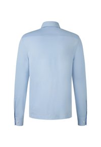 Lichtblauw lange mouw overhemd met een klassieke kraag, knoopmanchetten, gladde textuur en een schoon, eenvoudig ontwerp. Alleen achterkantzicht.