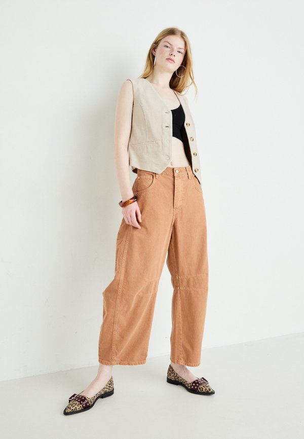 GOOD LUCK MID RISE BARREL - Relaxed fit jeans - ginger root4