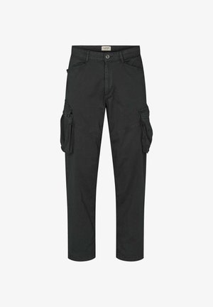 Fekete, egyenes szárú cargo nadrág oldalzsebekkel, elülső cipzárral, övbújtatókkal és címkézett derékrésszel.
