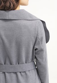 Missguided Petite Klassischer Mantel - grey