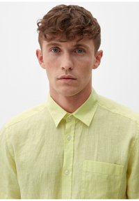 s.Oliver KURZARM - Overhemd - limettengrün
