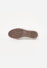 Thumbnail Image 5