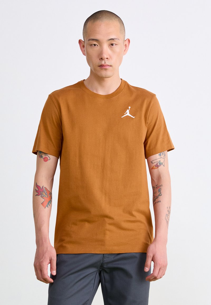 Jordan JUMPMAN CREW - Basic póló - desert bronze/white